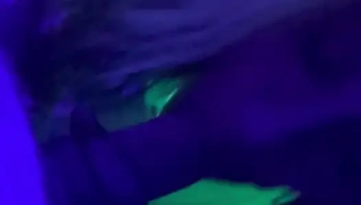 Zoey Portland bekommt großen schwanz hinten im club