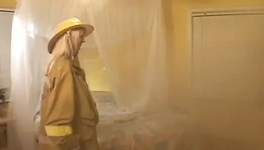 Fransız sevimli sarışın sıkı ağzını siktiriyor