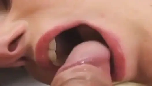 Almanya'dan vahşi sarışın bayan iki dolu yarakla ilgileniyor