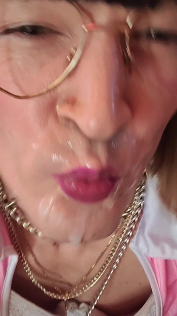 Milf🎀Maid ROSe, kneel bitch as I use your face as a support for cum. VaneSsaBiTCHx PariSChienneTrvProd91