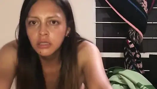 Angys Versautes Ficken in Kreisen, Komplettes Video