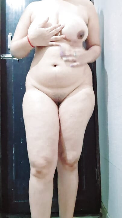 Indian gf fuck hard , anal fingering while bathing