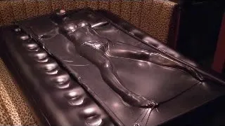 Black vacuum bed