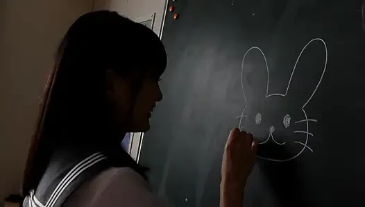 Aku jatuh cinta pada seseorang yang sudah kukenal sejak awal.