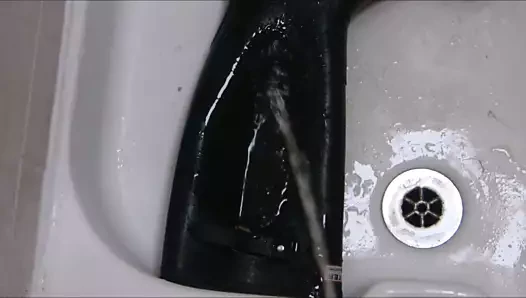 avcı botlarıma pissing