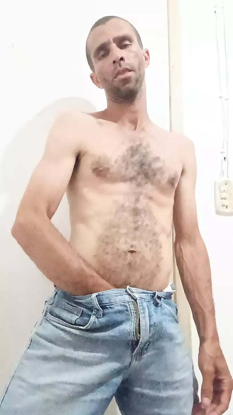 Batendo uma punheta gostosa
