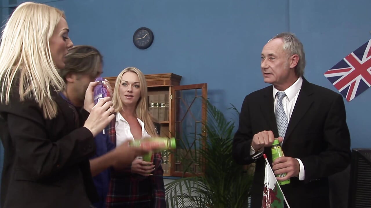 乱交で英国の売春婦