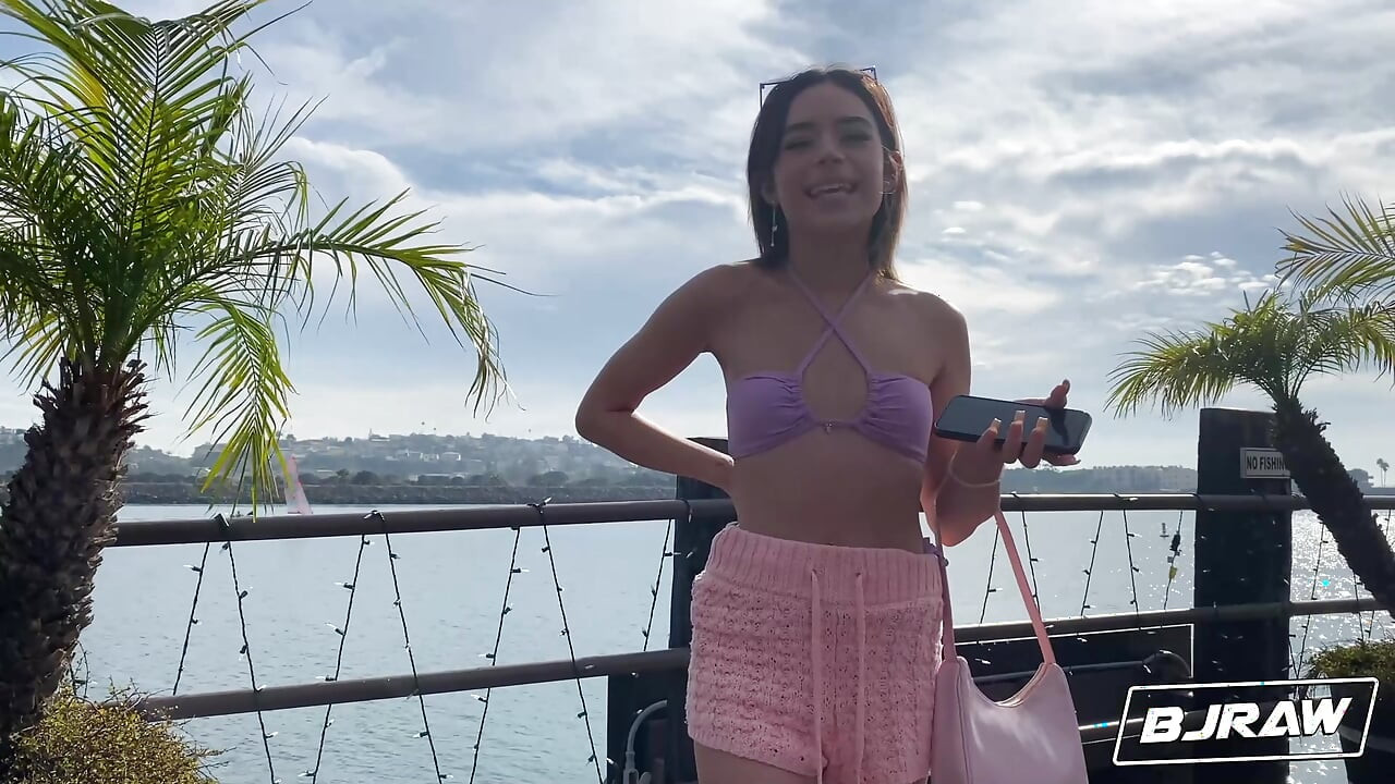 BJRAW Pintando o rosto bonito de Aria Valencia com porra