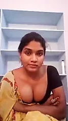 Wide Bhabhi Chuche Dhikhate Huwe
