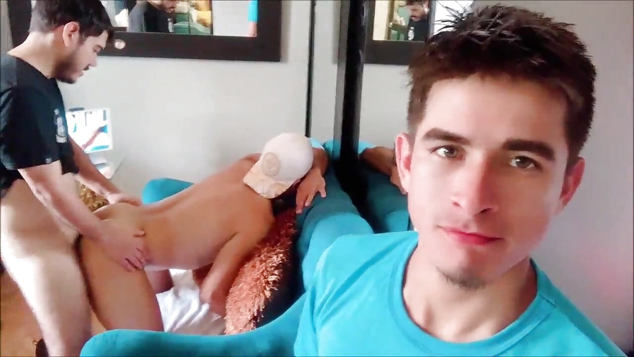 Moj strejt najbolji prijatelj ispunjava svoju fantaziju o gledanju seksa uživo!