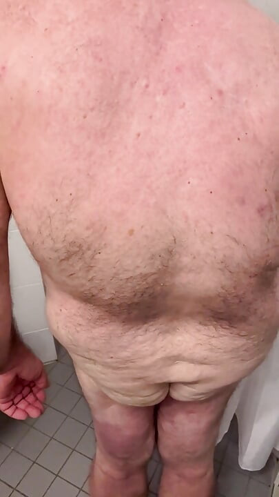In the Shower with Coach Karl 6765