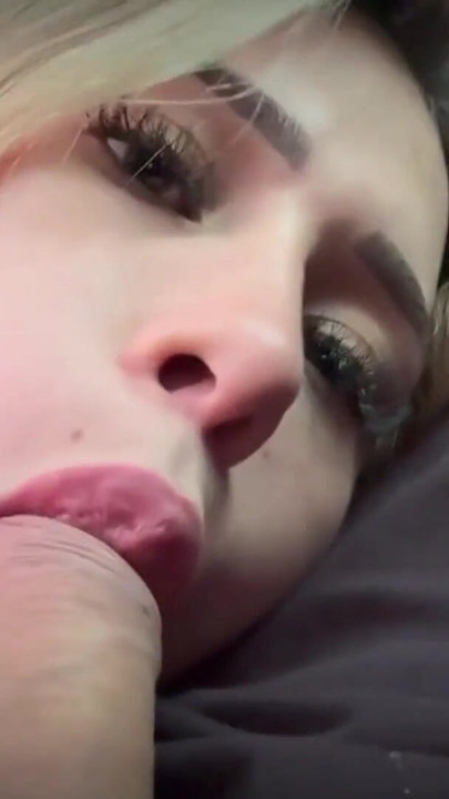 הזדייננו בתוך גרר בזמן שהמכונית שלנו נסעה | קליפ 1