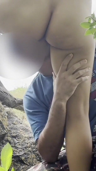 Must-see moment from "It was with her step-cousin in the lagoon there was a blowjob sucked in the pussy"