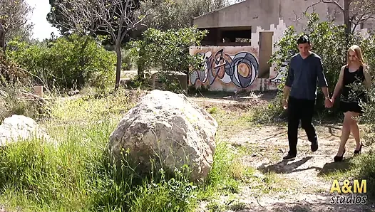 Nina Love ve Rene Iglesias ile taşrada ateşli seks.