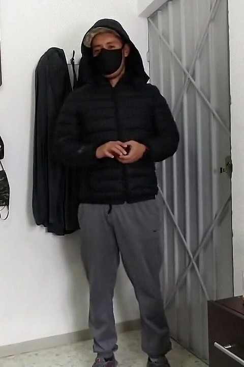 我用性感的小费给送货员惊喜