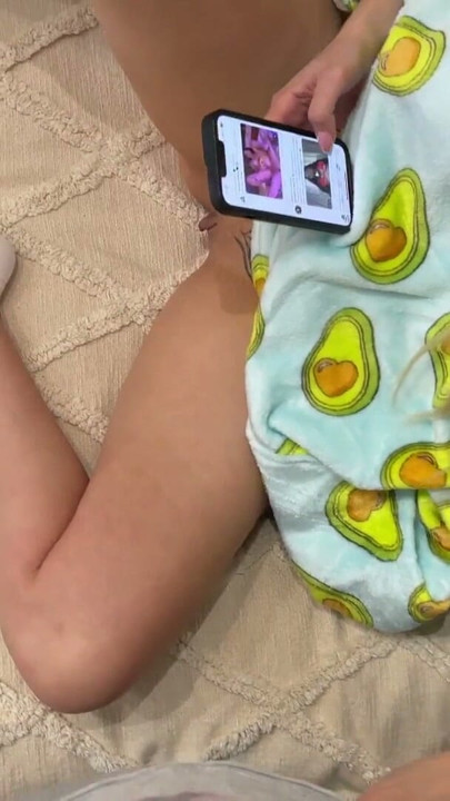 Ms Avocado ve Mr Shorts, evde pijamayla sıcak sarışın aldatan karının yaramazlıkları | Bölüm 1