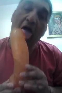 Practical beak sucking cock with dildo