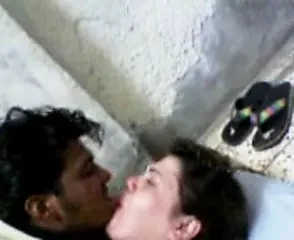 Arapska milfa voli da puši