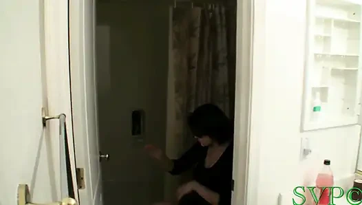 Adik tiri yang lagi hamil 7 bulan ngasih hadiah spesial untuk abang tirinya