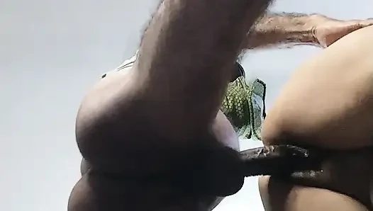 Sexy indian lady ko hotel may bula Kar chut ka pani nikala