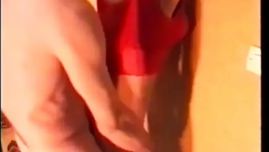 Ateşli iki erkek bir kadın biseksüel üçlü grup seks yaptıktan sonra adam ve sürtük götüne dildo alıyor