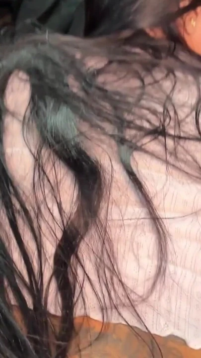 我带了一个令人难以置信的丰满女人回家，她忍不住让我在车里向她展示我的鸡巴 |剪辑 3