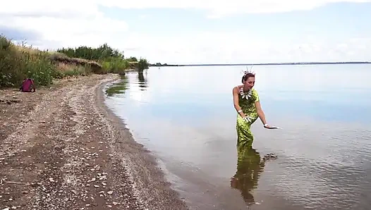 Русалка танцует