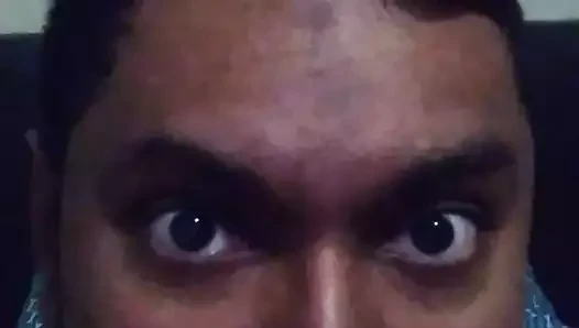 Ateşli Miguel yarakla mastürbasyon yapıyor