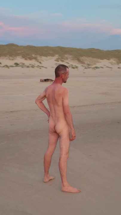 Lonly Beach