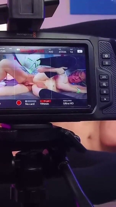 Amatör sert anal strapon femdom sikişi | Bölüm 3