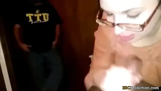 Kecanduan BBC - video porno amatir dan buatan rumah 100%. Tante seksi kecanduan kontol besar pria kulit hitam dan pria antar ras.