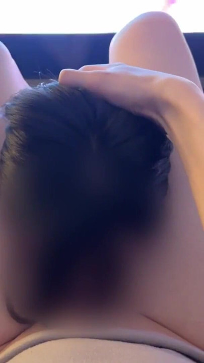 [Amateur] A sex-relief pet that serves you while watching a movie | Clip 1