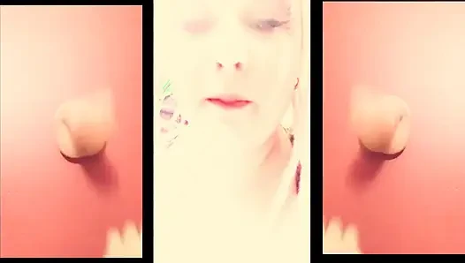 Kız arkadaşın seni pornoya bakarken yakaladı, bu yüzden sana tükürüyor ve sikini tokatlıyor konuşmadan