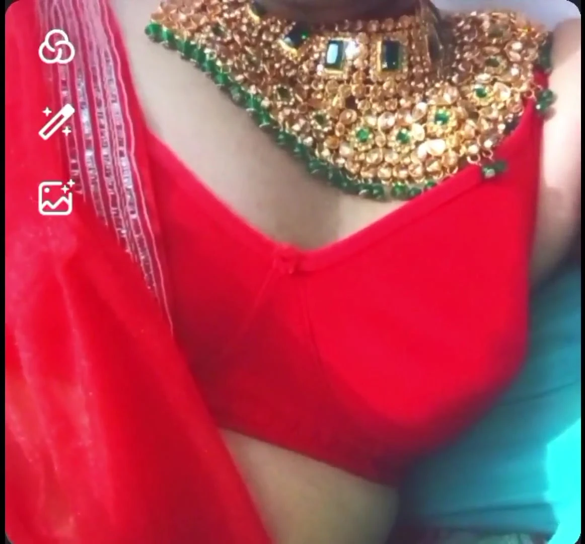Hintli eşcinsel travesti alt gaurisissy gerçek xxx kırmızı sari içinde çıplak görüntülü görüşme