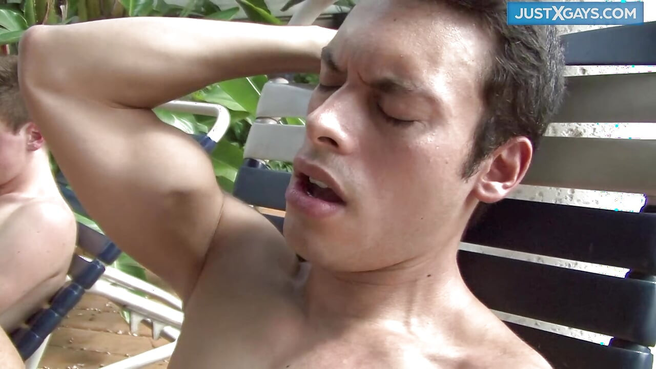 Cumshot in mouth