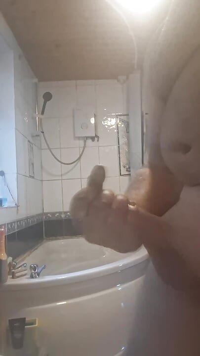 Bathtime wank