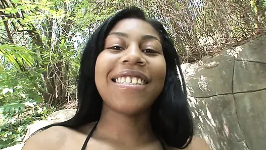 Remaja kulit hitam dipake habis-habisan di sofa