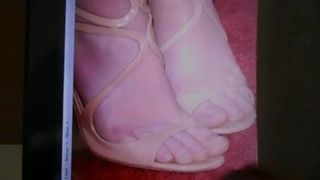 Sperma-Tribut auf Jennifer Lawrences Füße