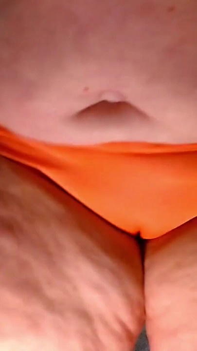 1361 تم القبض على آرون وهو مختلس النظر علي من خزانتي. فيديو ممتع من dawnSkye1962 | مقطع 1