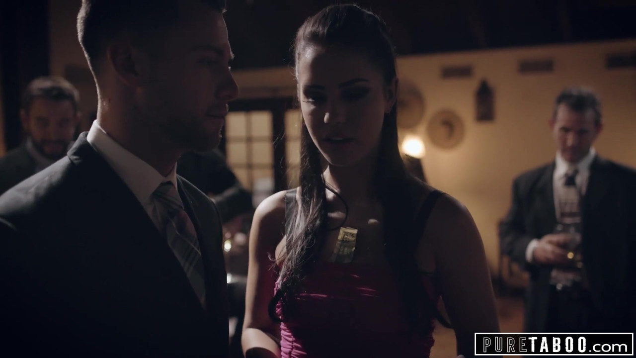 純粋なタブー痴女がビジネスマンに屈辱-公共ファック