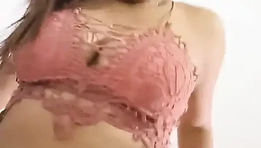 Ich betrüge meine freundin mit dieser göttlichen 18-jährigen brünette