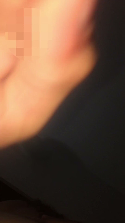 Dik sarışın Hint verir ona üvey oğlu bir oral seks ve sikikleri onu süre binicilik | Klip 1