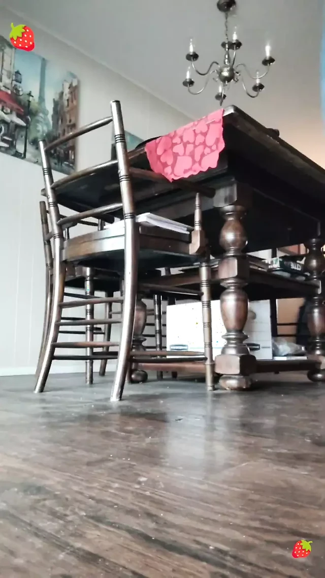 Berrybutt Pissing Again