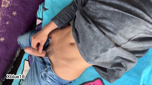 Dulce jovencito Virgen de 18 años (xblue18) porno gay amateur