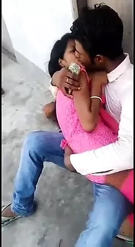 Desi kissing