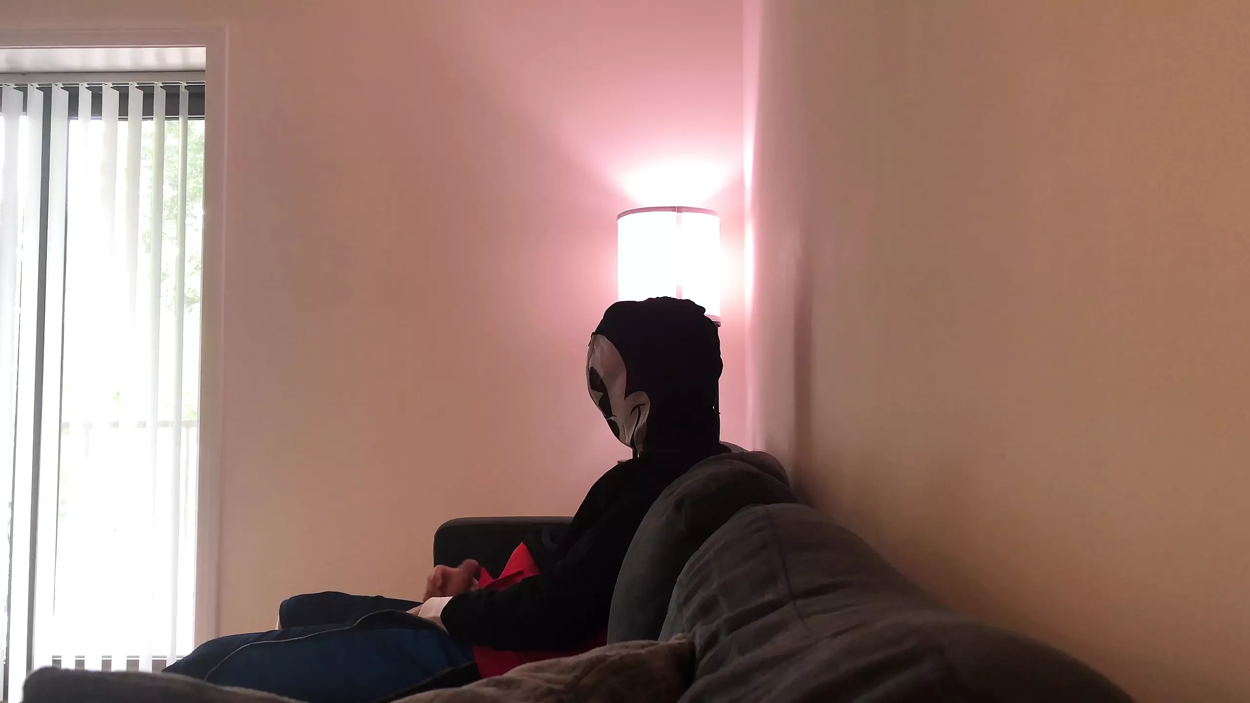 Mickey mouse mendapat handjob pov