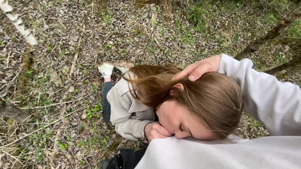 Öffentlicher Blowjob im Wald 3