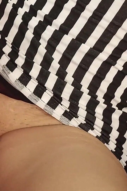 La mia prima doppia penetrazione mangio due cazzi un ragazzo, il mio dildo la mia vagina finisce per schizzare.