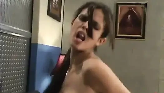 Staci thorn ve utangaç aşk