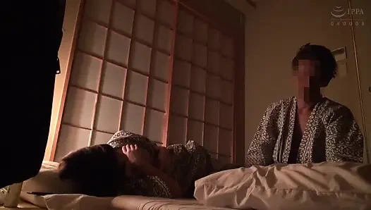 Смешивание с заказ номера, в конечном итоге делить одну комнату с моим занятым коллегой. - Ночное ползание! 2-2